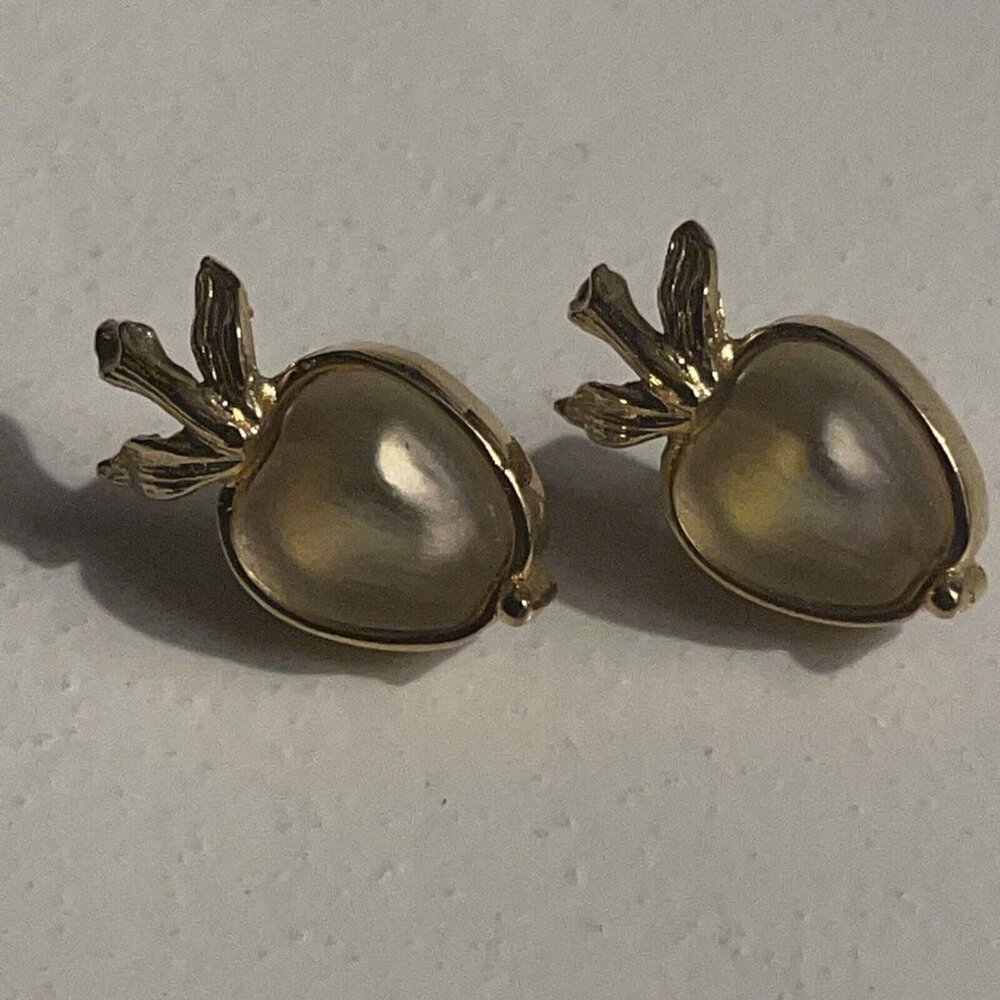 Vintage Sarah Coventry Frosted Apple Pierced Stud Earrings Gold Tone E15 - Picture 2 of 5